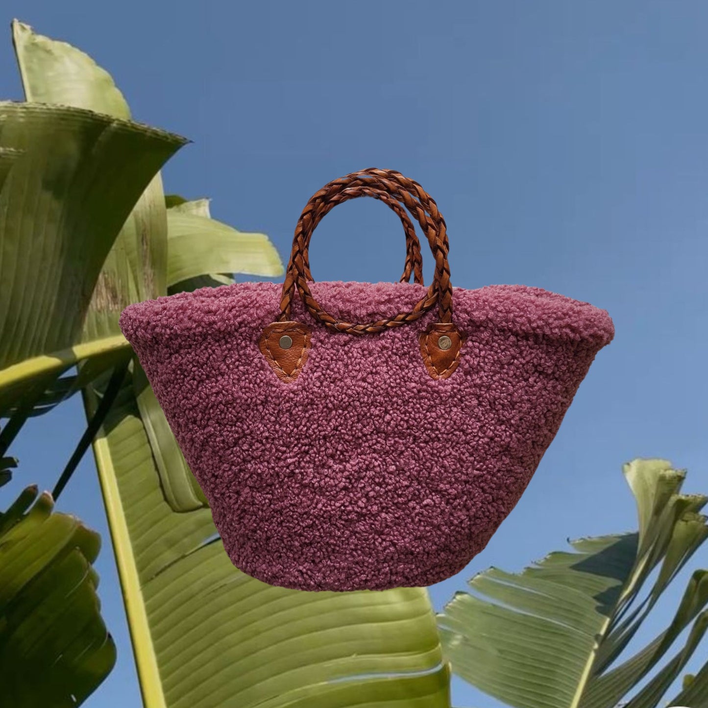 Teddy Tasche aus Teddyfell, Bast und echtem Leder. Die perfekte Winter Damen Handtasche oder Strandtasche.