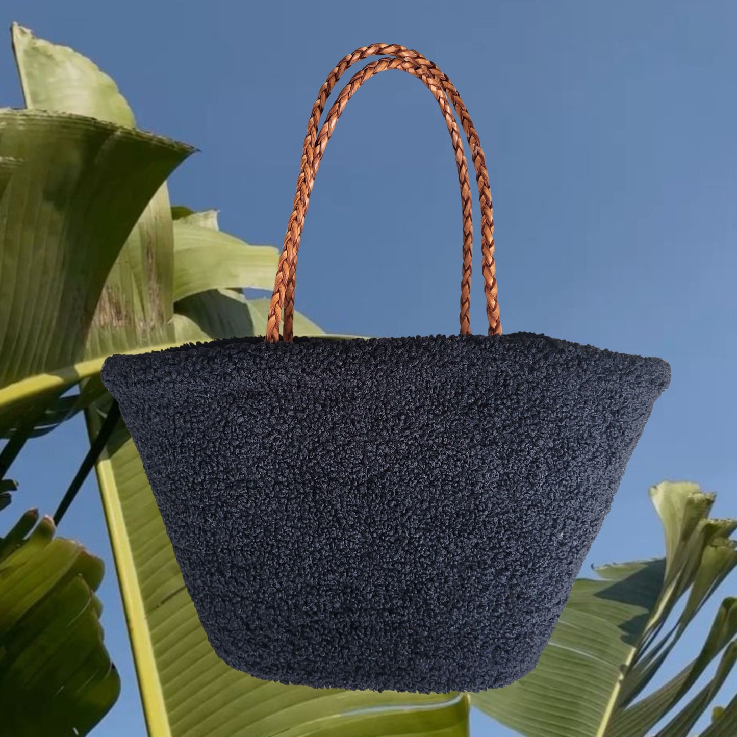Teddy Plüsch Tasche aus weichem Teddyfell. Eine nachhaltige und praktische Strandtasche XXL aus Stoff, Bast und echtem Leder.