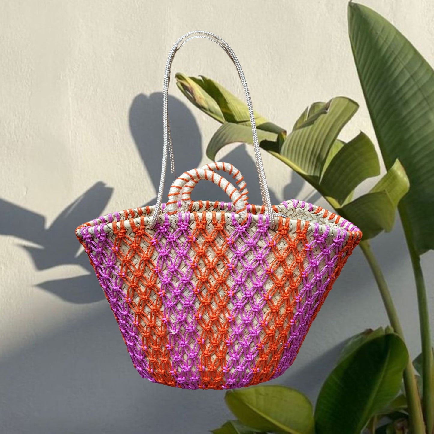 Strandtasche XXL aus Palmenblatt. Die perfekte Sommertasche für jeden Anlass. Exklusiv, praktisch und ideal für Strand und Stadt.