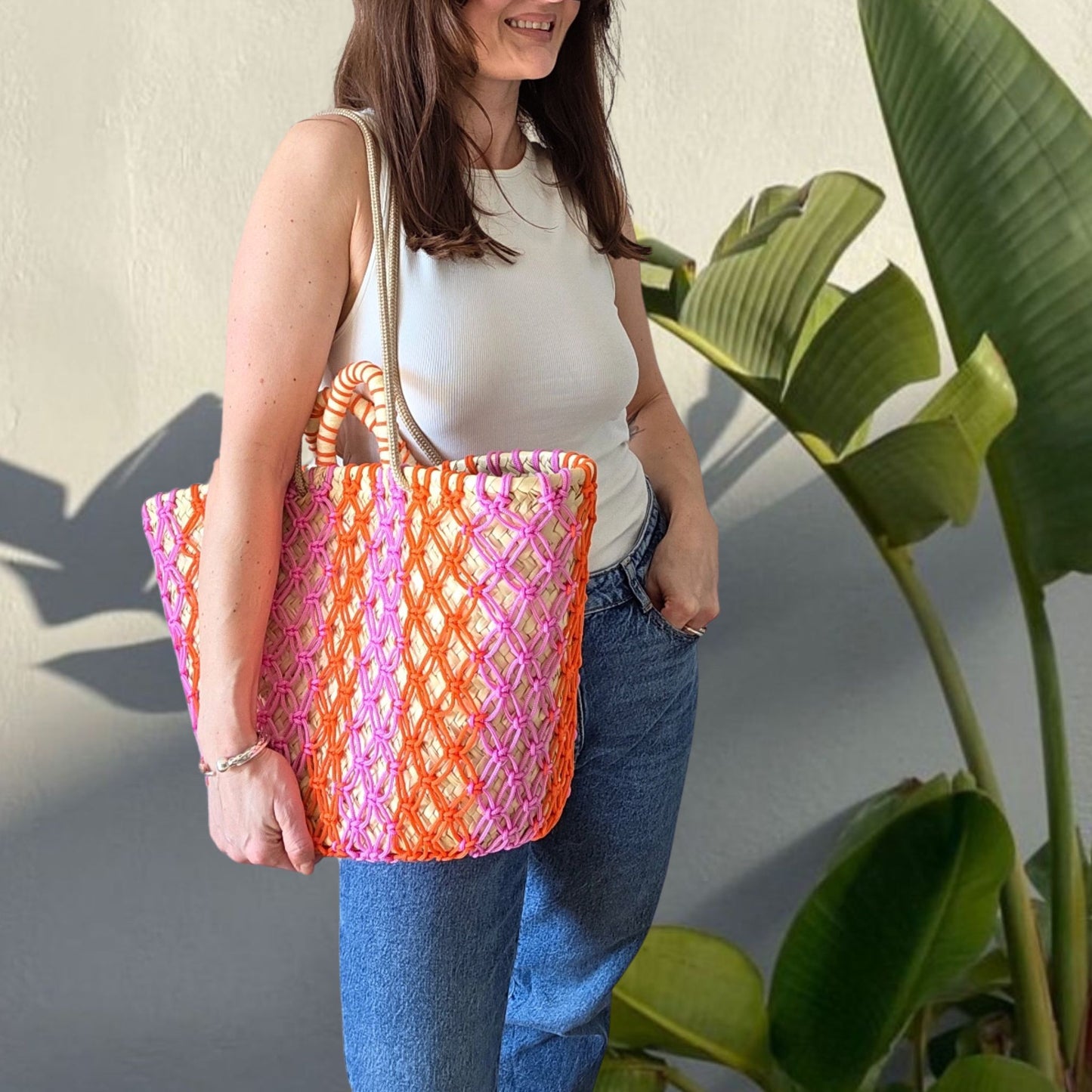 Strandtasche XXL aus Palmenblatt. Die perfekte Sommertasche für jeden Anlass. Exklusiv, praktisch und ideal für Strand und Stadt.
