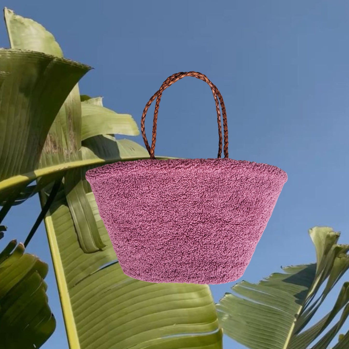 Teddy Tasche aus Teddyfell in mauve, die perfekt zu jedem Winter Outfit passt. Strandtasche als Winter Damentasche.